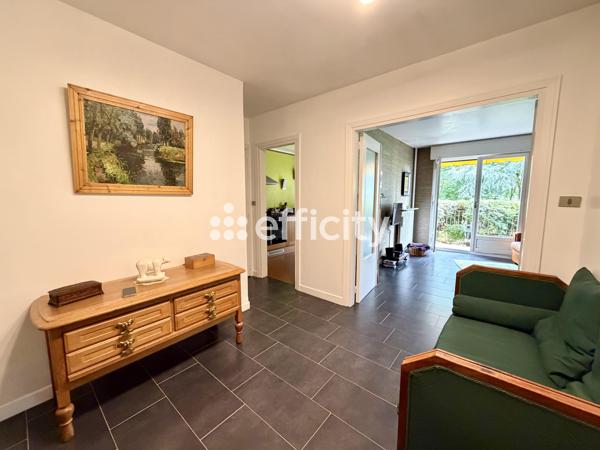 Appartement
         1 pièce
        - 49 m² 199 000 € *