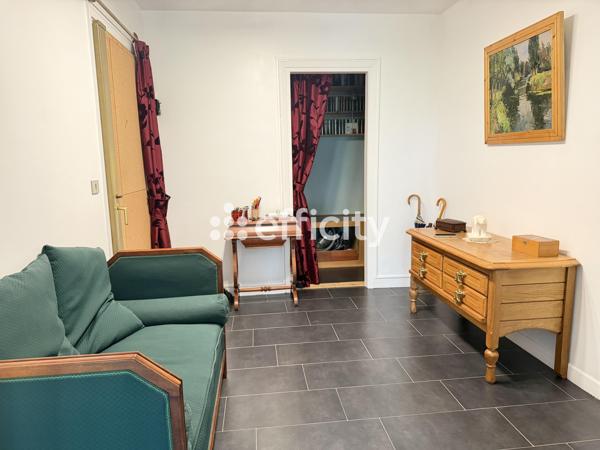Appartement
         1 pièce
        - 49 m² 199 000 € *