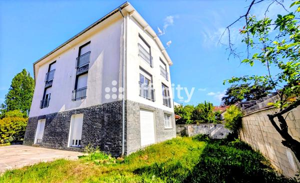 Maison
         15 pièces
        - 350 m² Bien prestige 1 030 000 € *