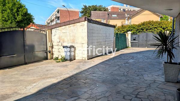 Maison
         15 pièces
        - 350 m² Bien prestige 1 030 000 € *