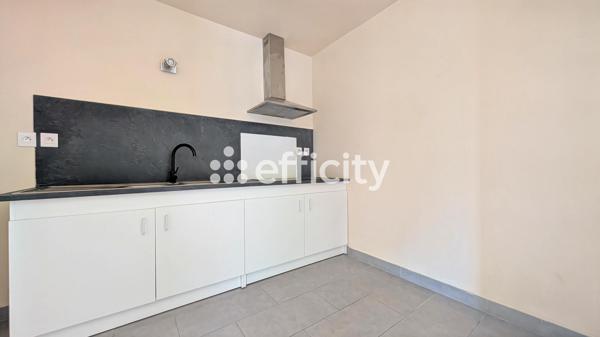 Maison
         15 pièces
        - 350 m² Bien prestige 1 030 000 € *