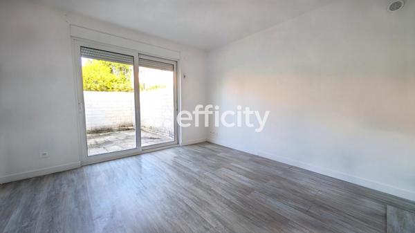 Maison
         15 pièces
        - 350 m² Bien prestige 1 030 000 € *