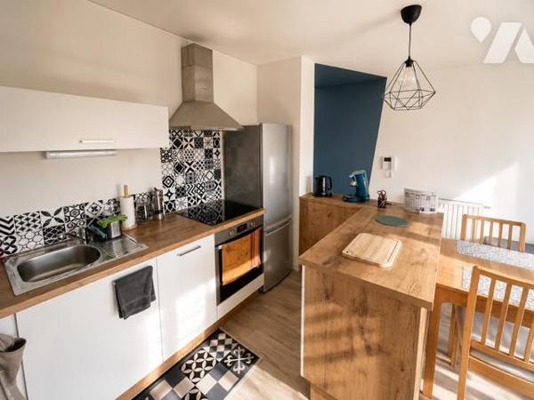 LA TRINITÉ-PLOUZANÉ - APPARTEMENT T2 - 41M² - Place de parking