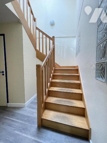 Locminé, maison/bureaux sur 519 m²