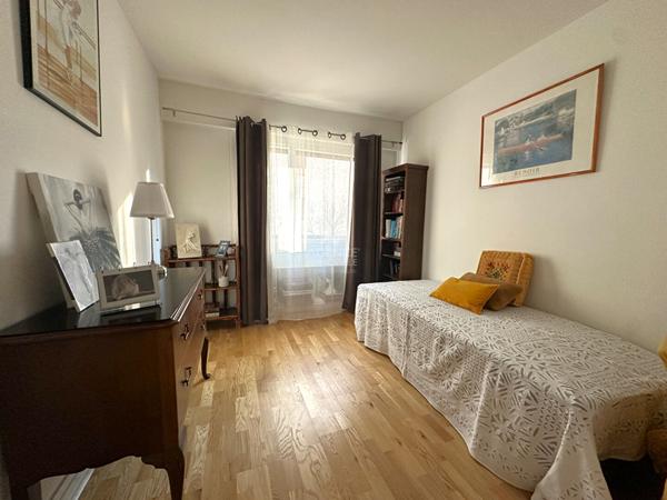CHAVILLE - Secteur Marivel - Appartement de 2 pièces avec balcon - (Aménagement PMR) 265 200 € ** - Référence 635-C