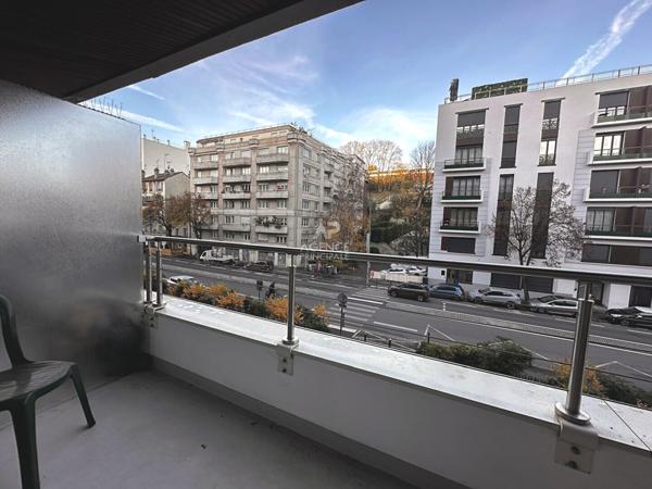 CHAVILLE - Secteur Marivel - Appartement de 2 pièces avec balcon - (Aménagement PMR) 265 200 € ** - Référence 635-C