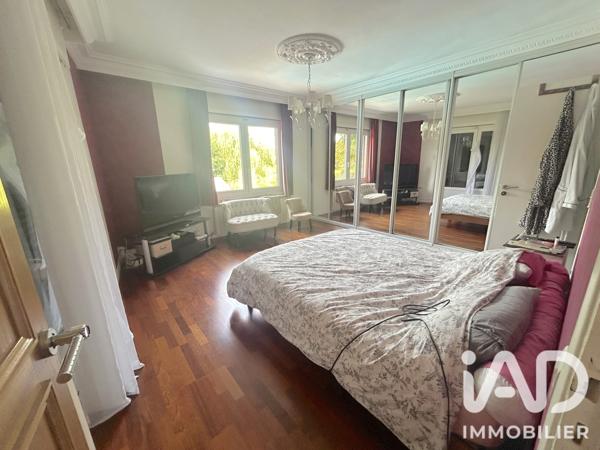 Maison à vendre 8 pièces 245,29 m² Chennevières-sur-Marne