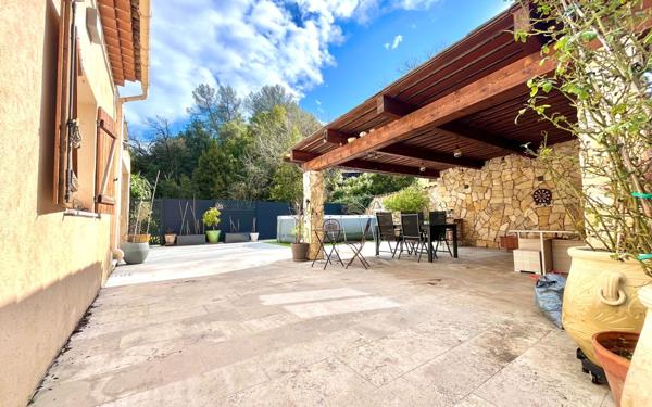 Maison à vendre    4 pièces • 104 m2 Grasse