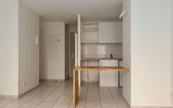 Appartement à vendre    1 pièce • 30,47 m2 Lyon 7