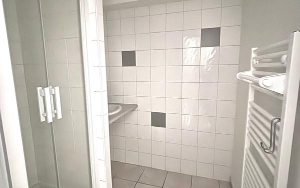 Appartement à vendre    1 pièce • 30,47 m2 Lyon 7