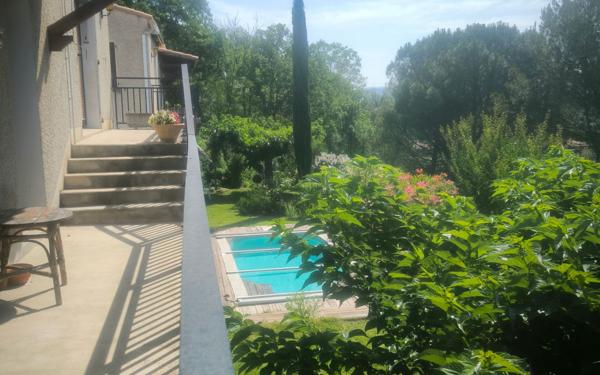 Maison à vendre    6 pièces •  Cépie