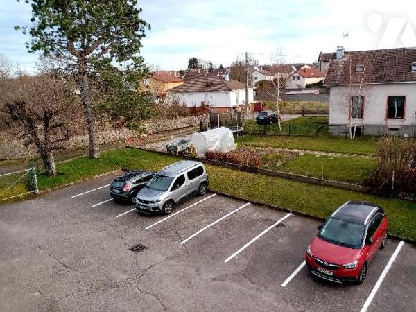 PROXIMITE CENTRE, APPARTEMENT T4 de 93,58 m² très bon état, cellier garage