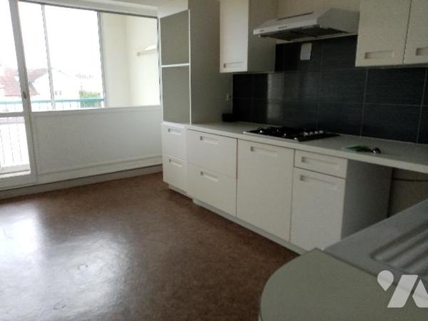 PROXIMITE CENTRE, APPARTEMENT T4 de 93,58 m² très bon état, cellier garage