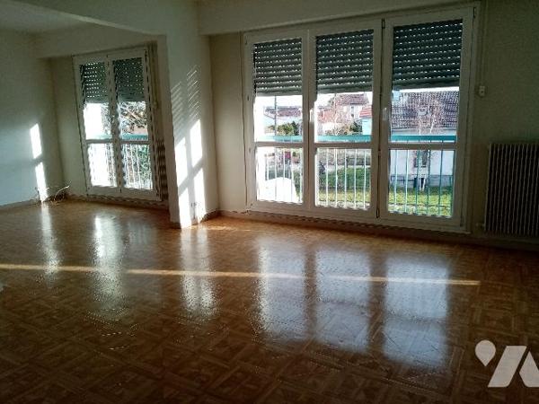 PROXIMITE CENTRE, APPARTEMENT T4 de 93,58 m² très bon état, cellier garage