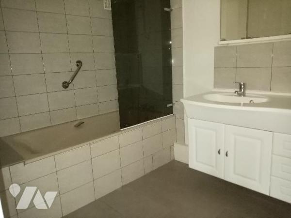 PROXIMITE CENTRE, APPARTEMENT T4 de 93,58 m² très bon état, cellier garage