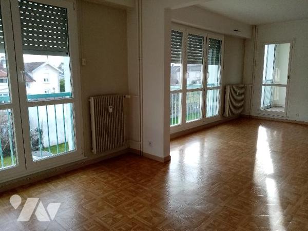 PROXIMITE CENTRE, APPARTEMENT T4 de 93,58 m² très bon état, cellier garage