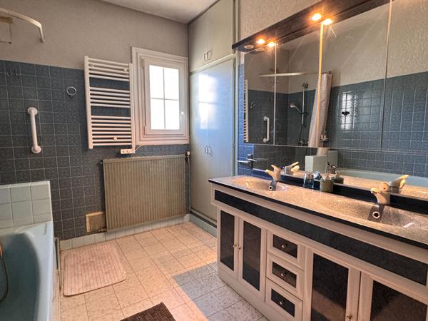 MAISON SUR SOUS-SOL ENTERRE A VENDRE - Romorantin Lanthenay 6 pièce(s)