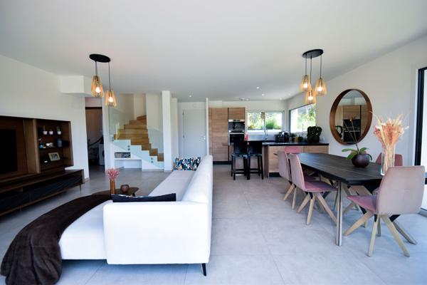 Maison de grand standing à vendre à Cranves-Sales - Réf. 562