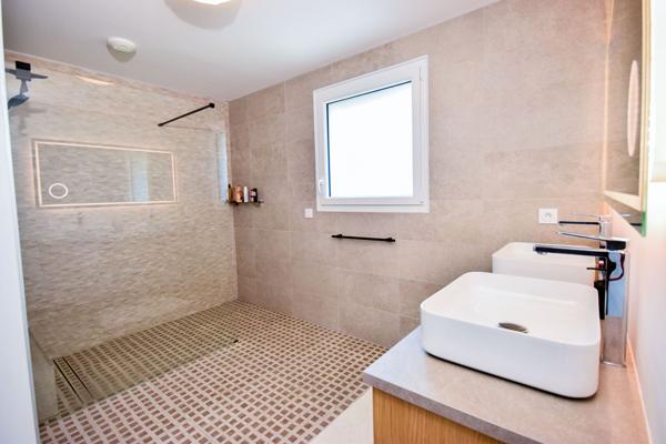 Maison de grand standing à vendre à Cranves-Sales - Réf. 562