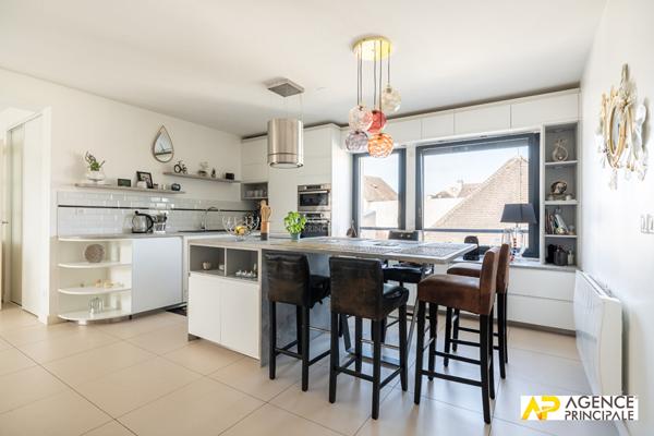 Appartement 5 pièce(s) 103 m2 6 Petit parc €960 000 ** - Référence 4676