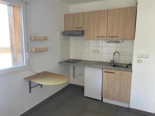 Spacieux T2 lumineux, avec parking privatif, local vélos et balcon