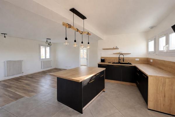Domblans - Maison individuelle, 3 chambres, jardin et confort de vie / 113m2