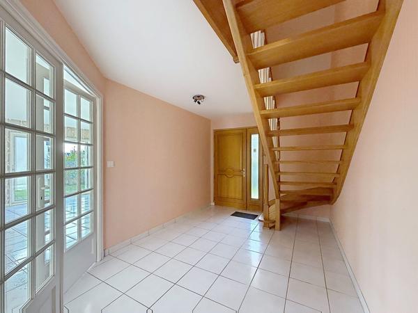 PLOEMEUR – Maison contemporaine lumineuse, 4 chambres et vie de plain-pied à deux pas du centre-ville !