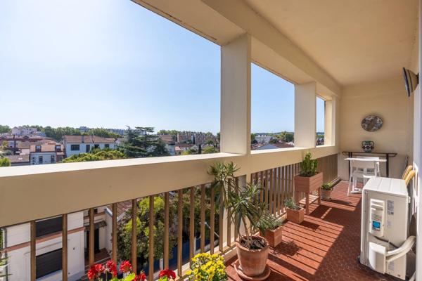 BUSCA, grand T3 de 91m² en dernier étage  avec garage et vue dégagée