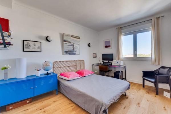 BUSCA, grand T3 de 91m² en dernier étage  avec garage et vue dégagée