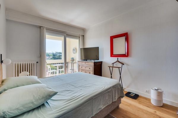 BUSCA, grand T3 de 91m² en dernier étage  avec garage et vue dégagée