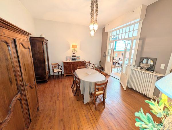 TOULOUSE COTE PAVEE Maison familiale 204 m² avec 5 chambres et jardin