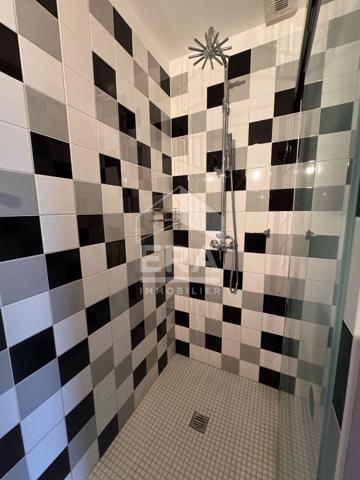 Maison 77m2 avec 3 chambres  à vendre à Bourg -