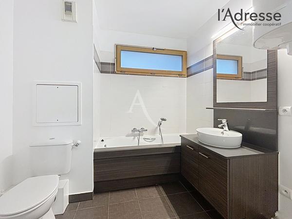 Studio de 28m² avec balcon - Suresnes - Résidence récente - Parking en SUS