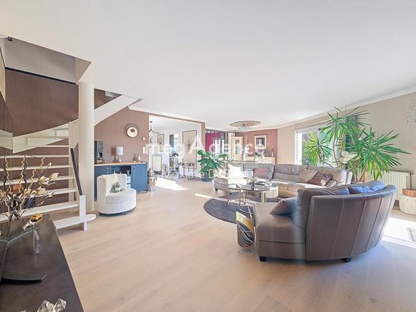 Maison à CHOLET, 49300 - 7 pièces 172m²