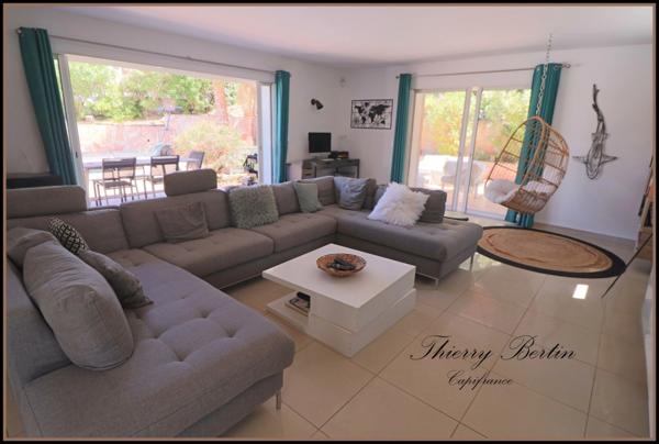 Maison à vendre 6 pièces SAINT AYGULF (83)