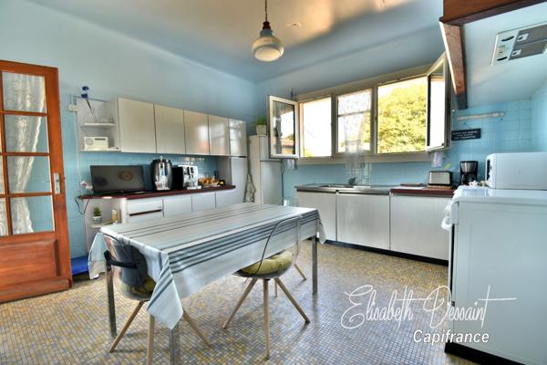 Maison mitoyenne T5/T6-130 m²-Terrain 1150m²