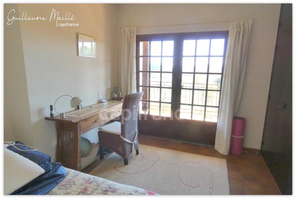 Propriété de 218m² habitable 6 pièces sur grand terrain avec vue dégagée proche de PEZENAS (34120)