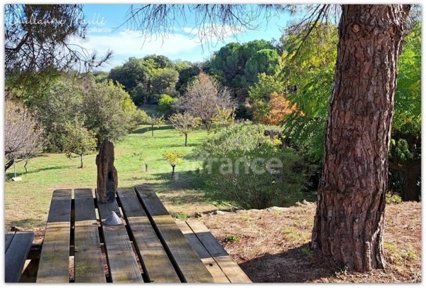 Propriété de 218m² habitable 6 pièces sur grand terrain avec vue dégagée proche de PEZENAS (34120)