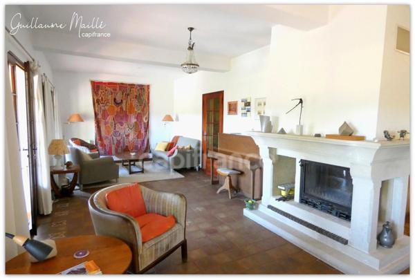 Propriété de 218m² habitable 6 pièces sur grand terrain avec vue dégagée proche de PEZENAS (34120)