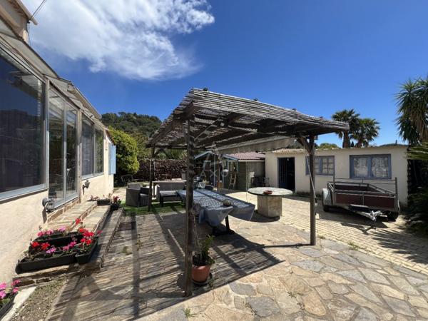 Maison 5 pièces + T3 -Bormes -Les-Mimosas (83)