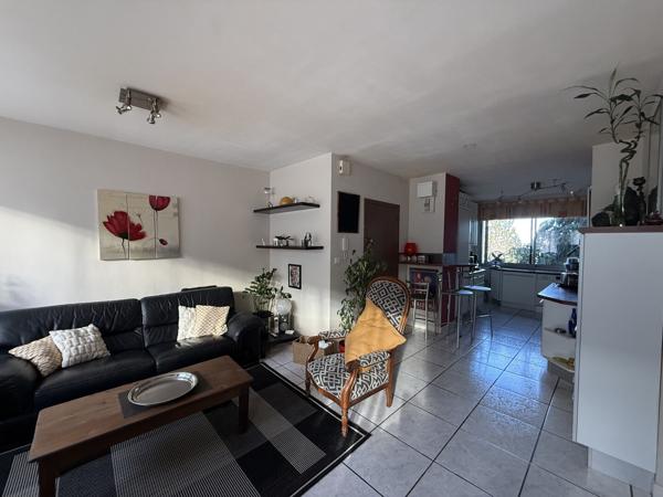 Appartement traversant 3 chambres proche Marcombes