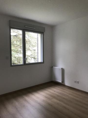 LOCATION 69130 ECULLY - APPARTEMENT T2 au 1er étage - résidence récente - balcon.
