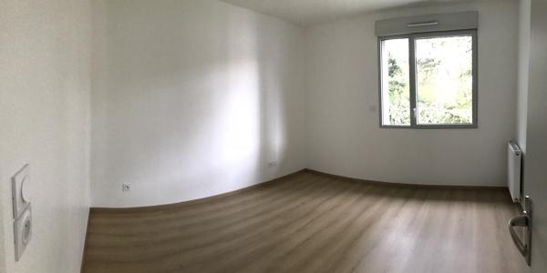 LOCATION 69130 ECULLY - APPARTEMENT T2 au 1er étage - résidence récente - balcon.