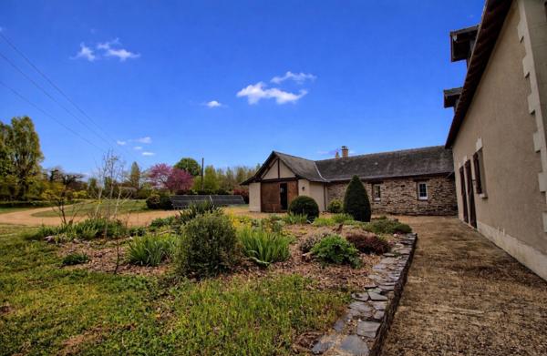 LONGERE Verrieres En Anjou 7 pièce(s) 185 m2