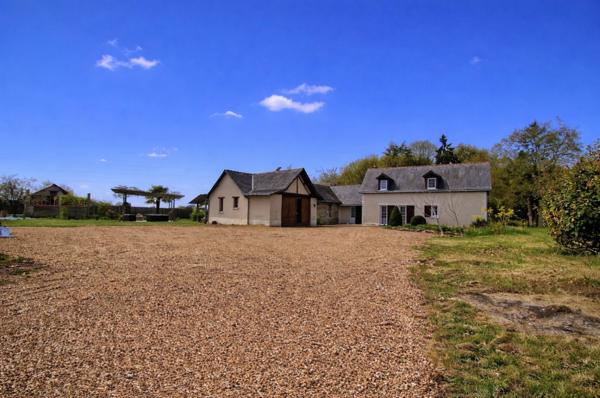 LONGERE Verrieres En Anjou 7 pièce(s) 185 m2