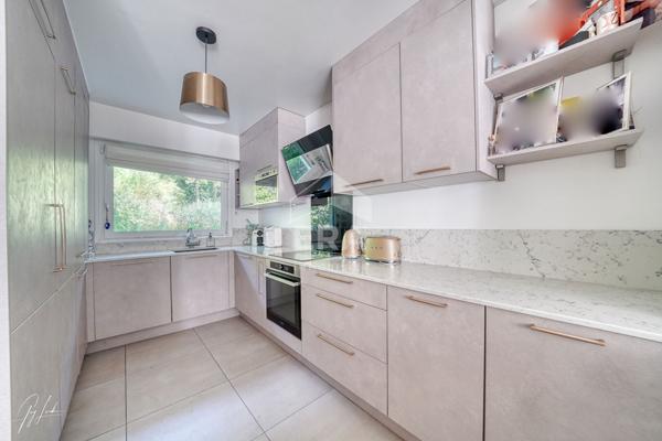 Ville-d'Avray - Duplex 4 pièces, terrasse 30 m² plein sud, double parking - Bien rare