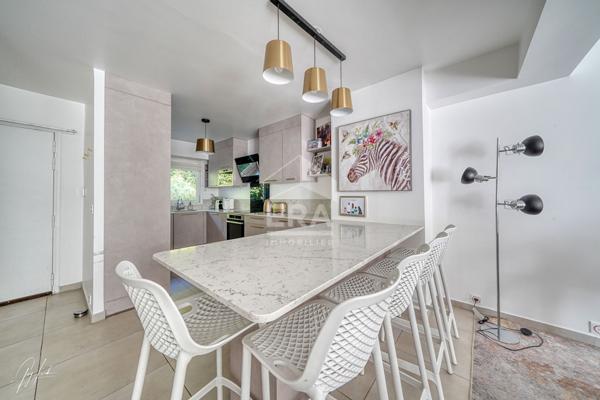 Ville-d'Avray - Duplex 4 pièces, terrasse 30 m² plein sud, double parking - Bien rare