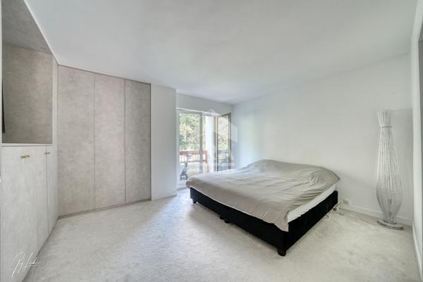 Ville-d'Avray - Duplex 4 pièces, terrasse 30 m² plein sud, double parking - Bien rare