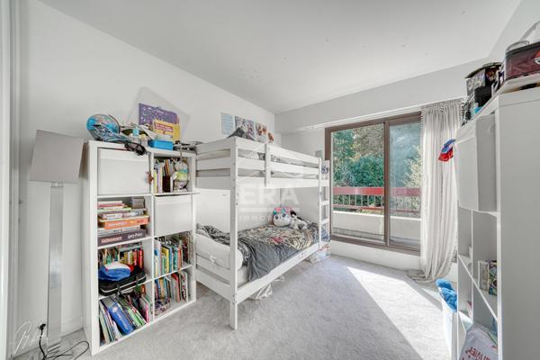 Ville-d'Avray - Duplex 4 pièces, terrasse 30 m² plein sud, double parking - Bien rare