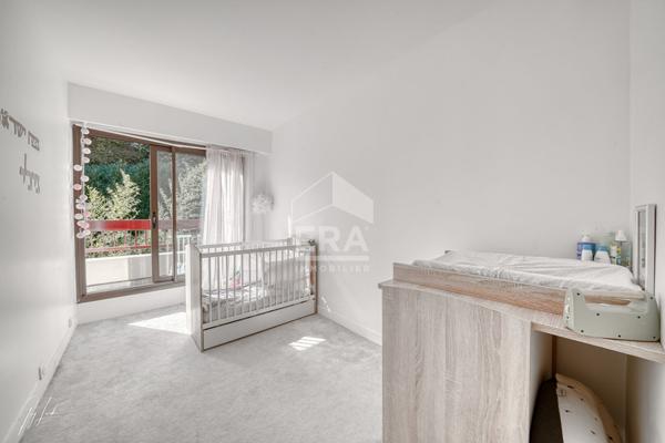 Ville-d'Avray - Duplex 4 pièces, terrasse 30 m² plein sud, double parking - Bien rare